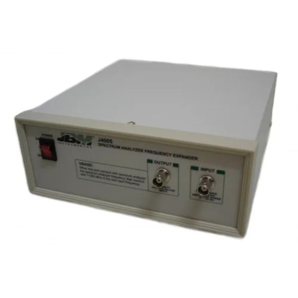 O Analisador de Espectro J4003 é um instrumento eletrônico utilizado para a análise de sinais alternados no domínio da frequência para se conhecer as componentes harmônicas