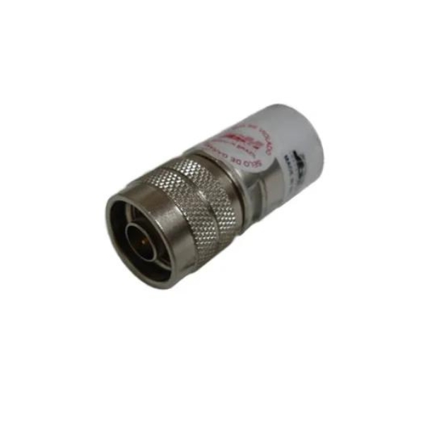 Terminações são cargas de baixa reflexão desenvolvidas para terminar sistemas coaxiais de 50 ou 75 Ohms mantendo suas características de impedância.