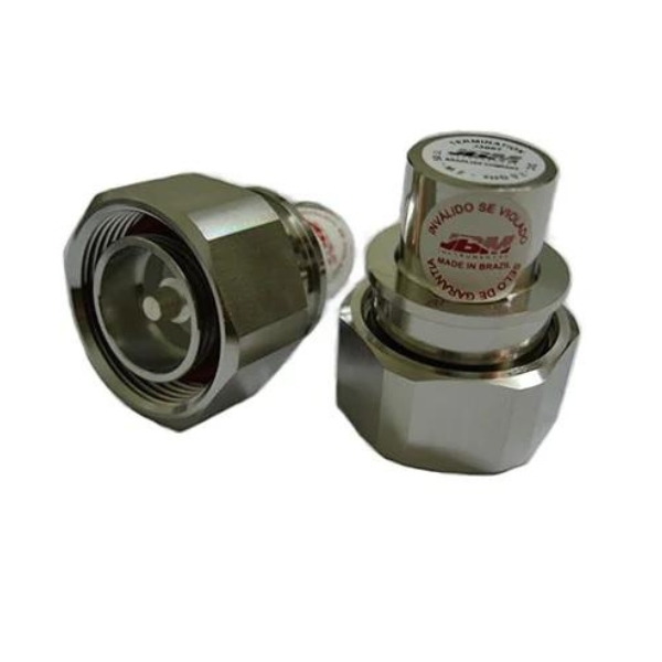 Terminações são cargas de baixa reflexão desenvolvidas para terminar sistemas coaxiais de 50 ou 75 Ohms mantendo suas características de impedância. 