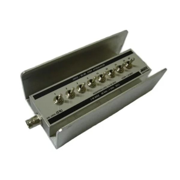 O atenuador de passo J2032 é um dispositivo utilizado em sistemas eletrônicos para medir, controlar ou reduzir a potência de RF.
