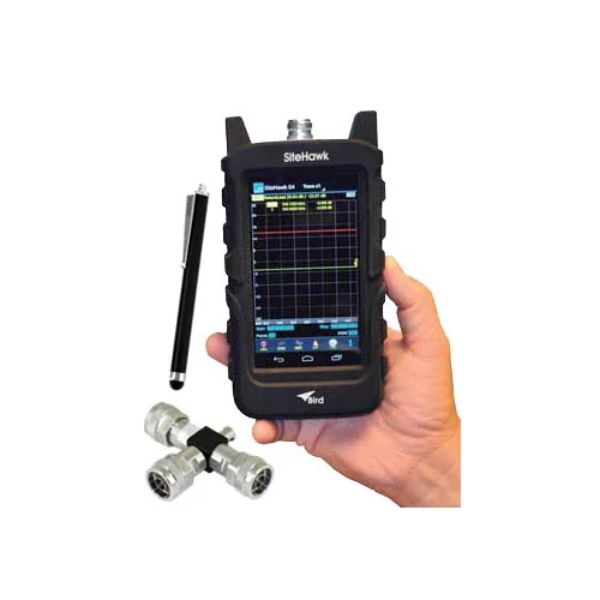 O Analisador de Cabo e Antena Handheld SK-4500-TC é um instrumento capaz de executar medições precisas de perda de retorno, VSWR e perda e falha de cabos (DTF). 